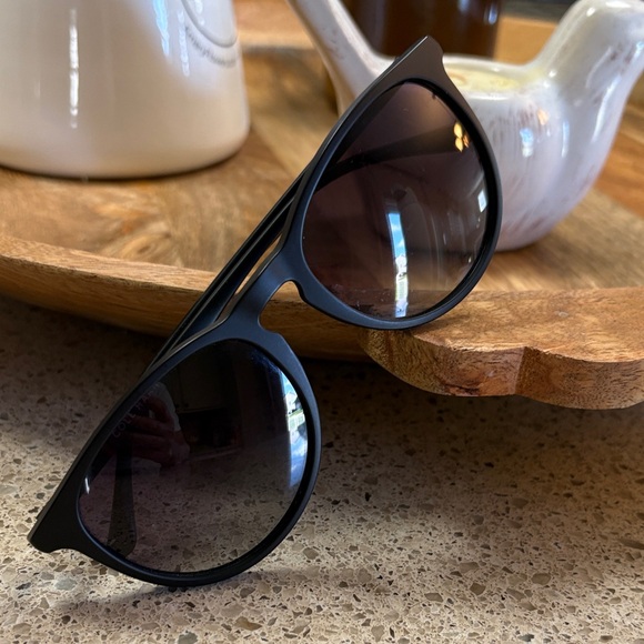 Cole Haan lBlack Sunglasses - Picture 1 of 5